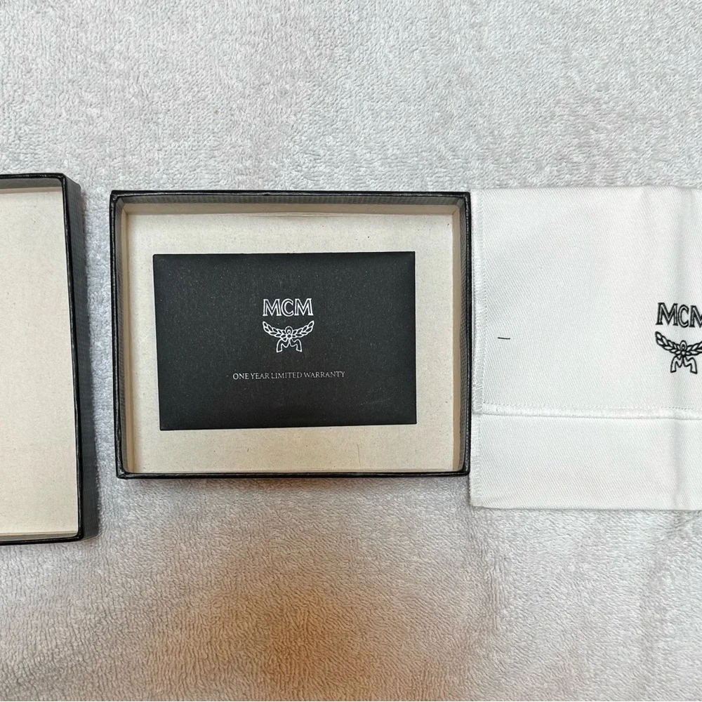 MCM Pink and White Card Holder NWT ALL INCLUSIVE